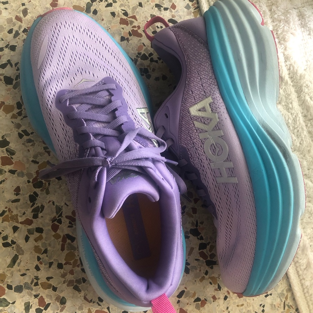 HOKA WOMEN’S BONDI 8 Sneakers in women’s Size 8.5
